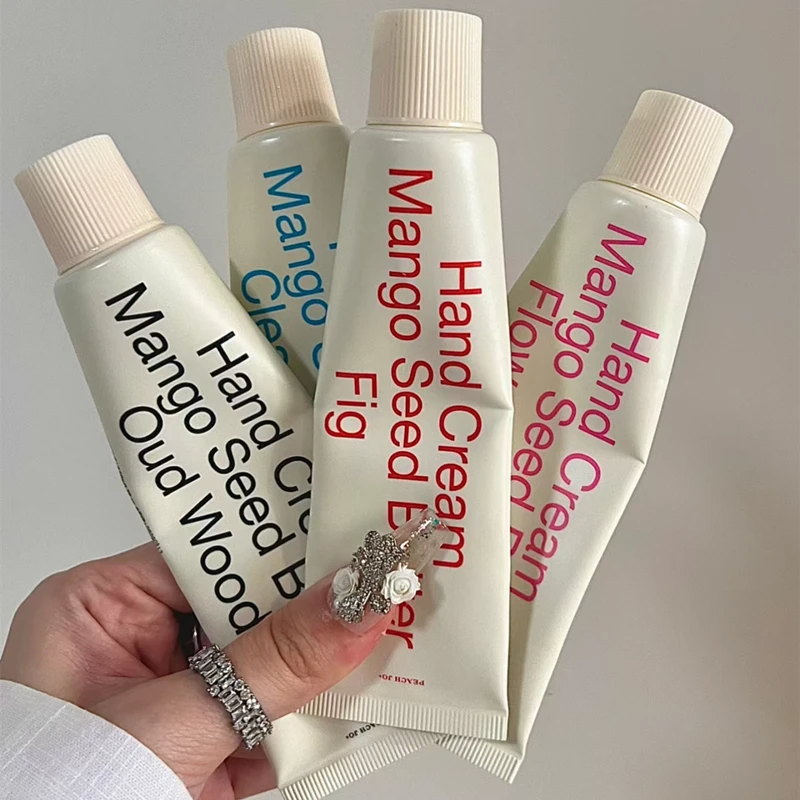 在韩国买到了人生护手霜 无花果乌木沉香香水味滋润保湿护手啫喱