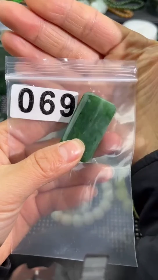 未镶嵌和田玉珠宝半成品牌子