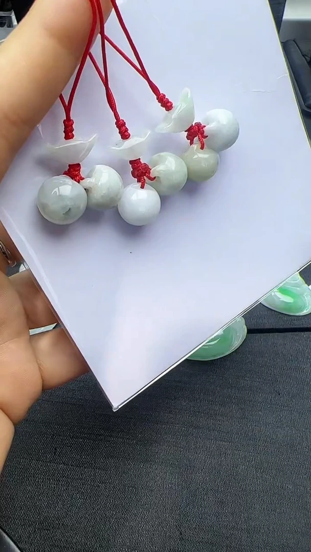 【闪购商品】翡翠挂件未镶嵌苹果