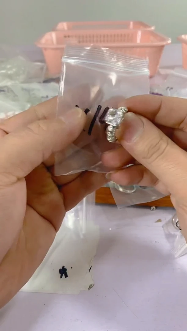 【闪购商品】紫晶颈饰银S925镶嵌X145红宝，蓝宝，多样性发一件赠链