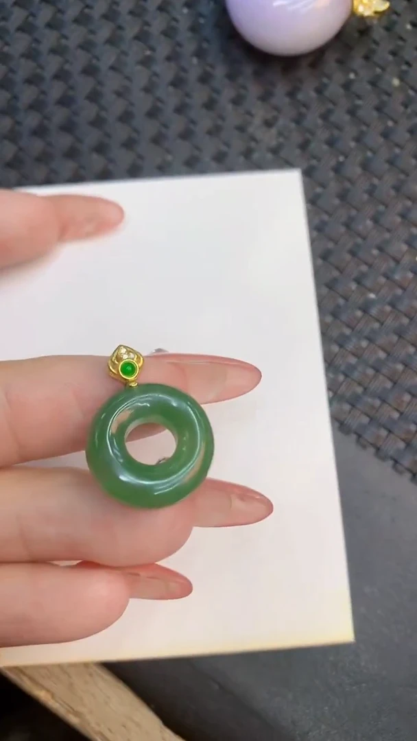 颈饰未镶嵌翡翠1