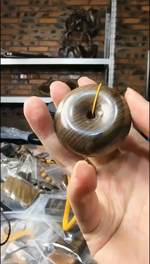 【闪购商品】金丝楠平安扣手把件