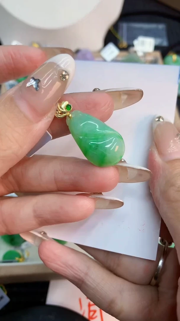 翡翠未镶嵌吊坠(不含链)1