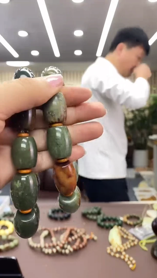 未镶嵌手链透闪石质玉多样式发货随机发一