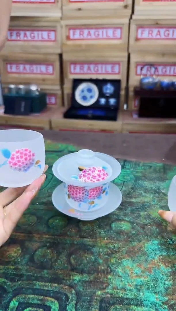 玻璃-磨砂红绣球花盖碗+公道+4杯+茶盘