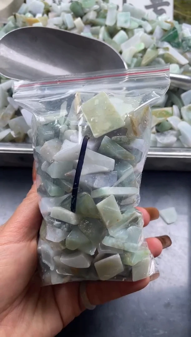 配石翡翠天然翡翠小号500克1