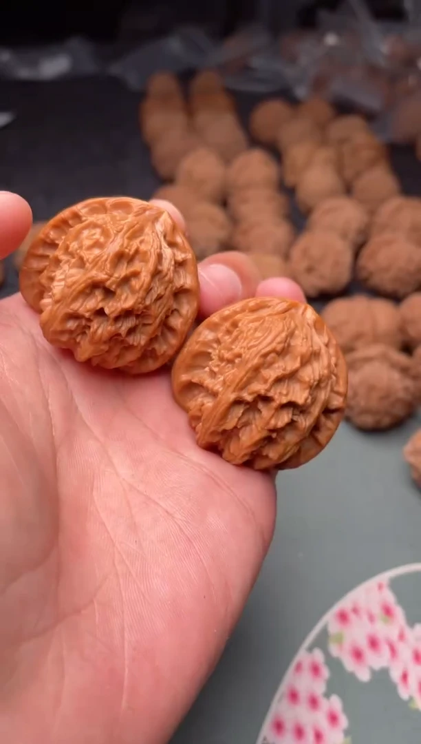 把件文玩核桃a115  白狮子 39尺