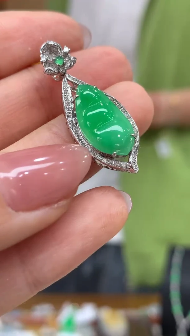 吊坠(不含链)18K金镶嵌翡翠豆子