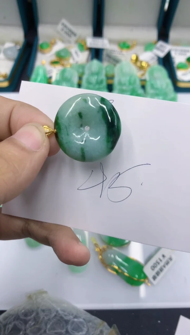 颈饰未镶嵌翡翠1111111111