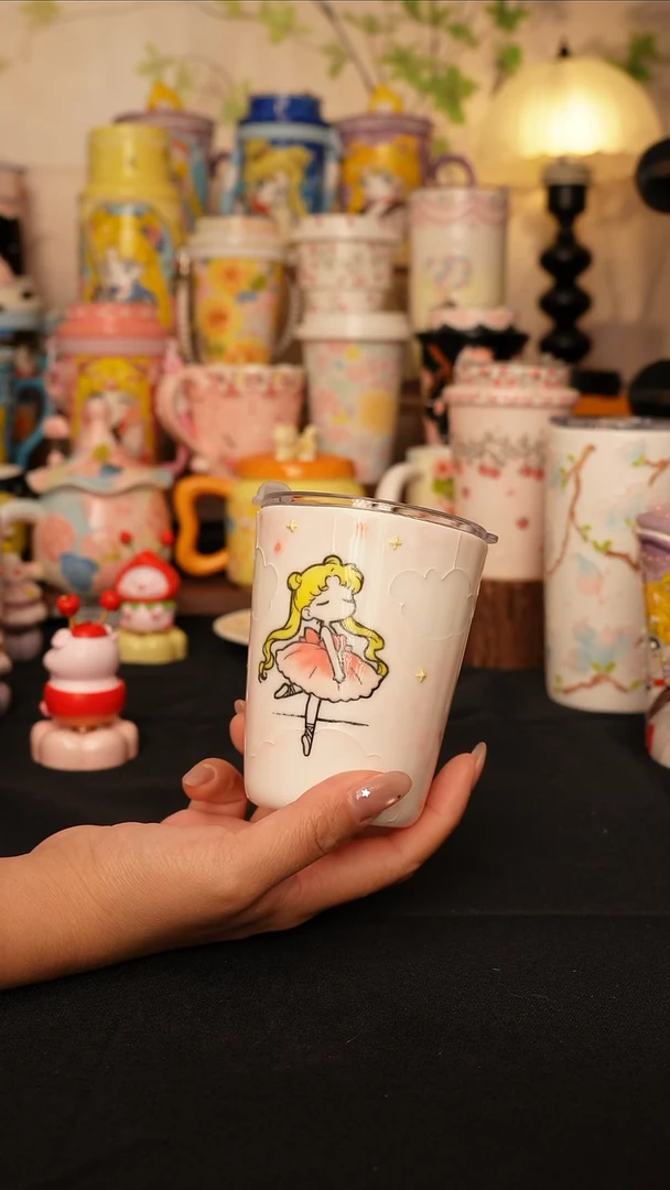 陶景德镇手绘的杯子