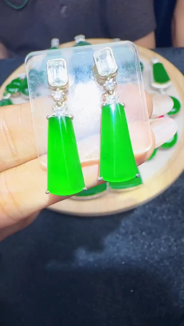 未镶嵌定制翡翠翡翠耳环222