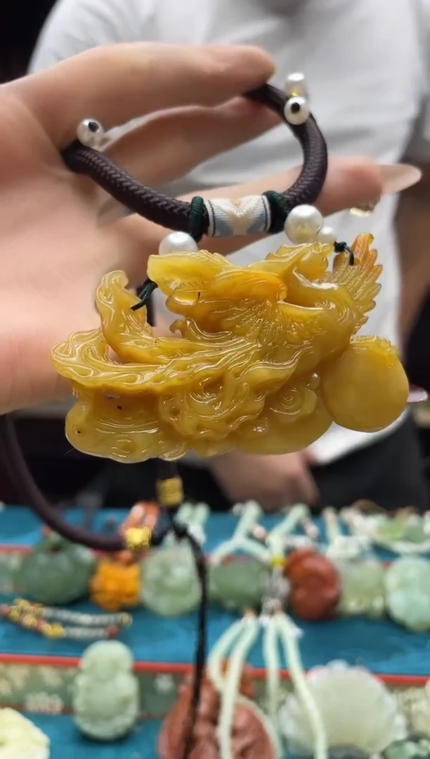 未镶嵌岫玉吊坠·