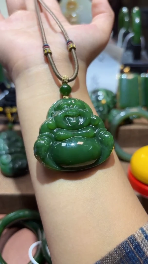 颈饰未镶嵌和田玉（碧玉）1