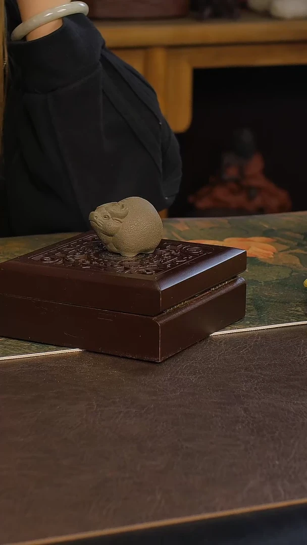 紫砂茶宠青段小牛