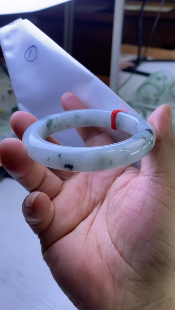 翡翠手镯未镶嵌4001