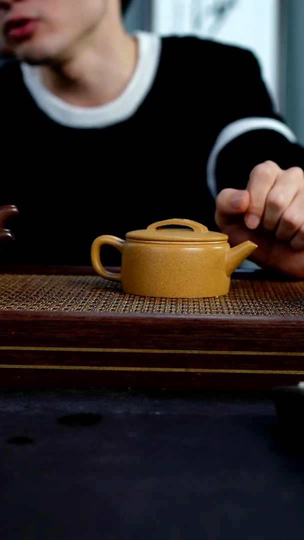 茶壶紫砂   ZQ   老档口黄金段      汉瓦   200cc   全手工