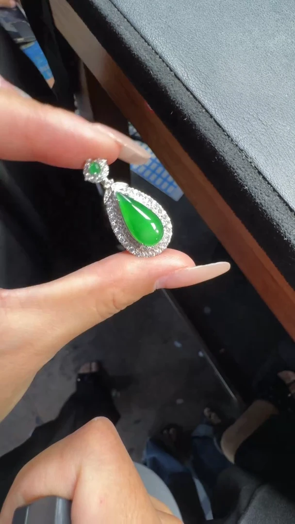 未镶嵌定制翡翠翡翠A货有轻微色差属于正常现象，水滴多样性发货1
