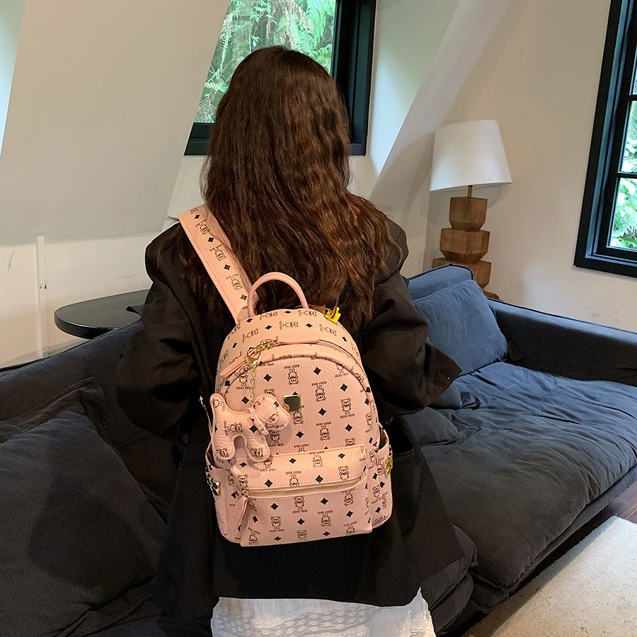 网红小众百搭印花小熊双肩背包女2025新款旅行书包时尚潮流妈咪包