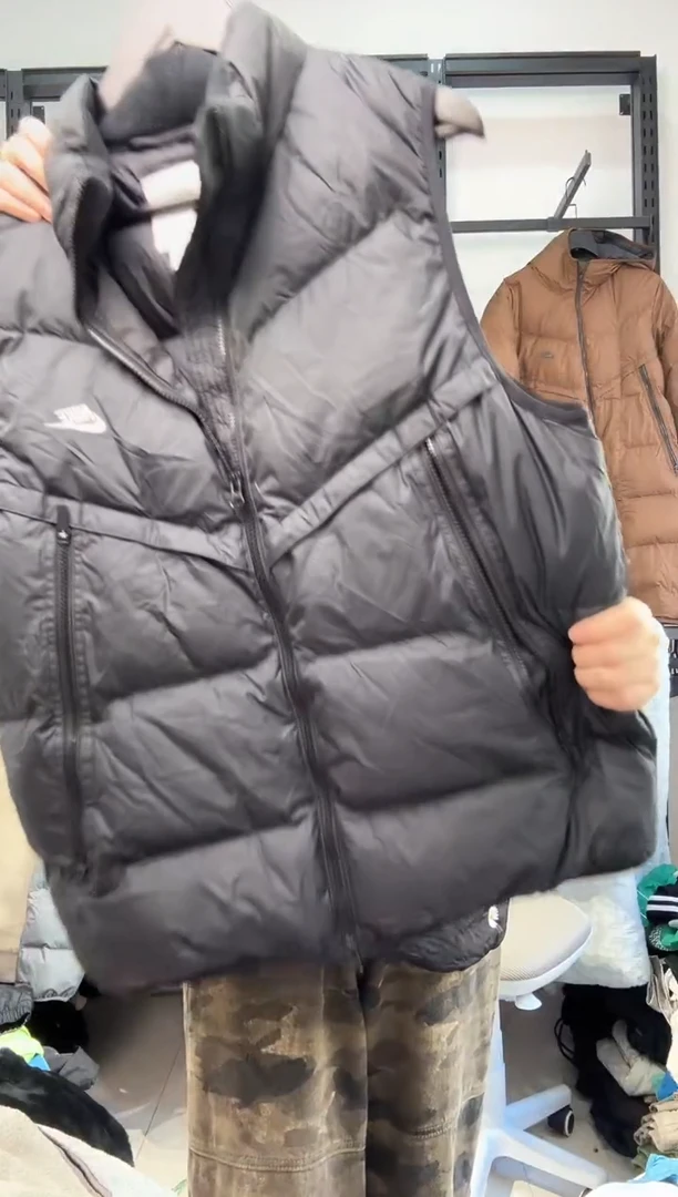 碧**天2050    编码  瑕疵直播间过款为准 尺码  ·  XL180