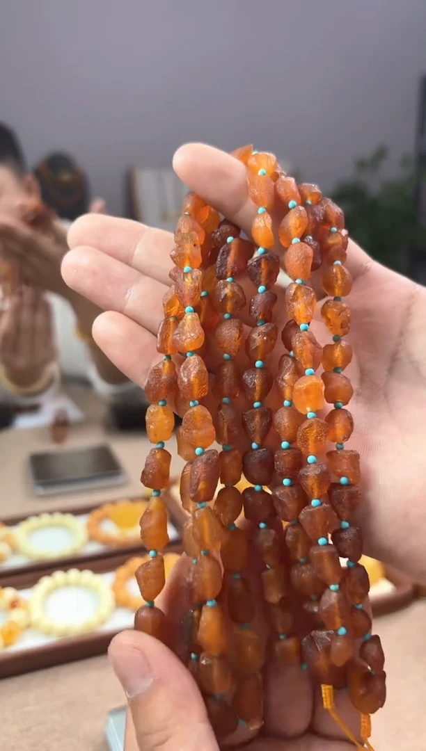 【闪购商品】蜜蜡裸石未镶嵌多样性发一件项链