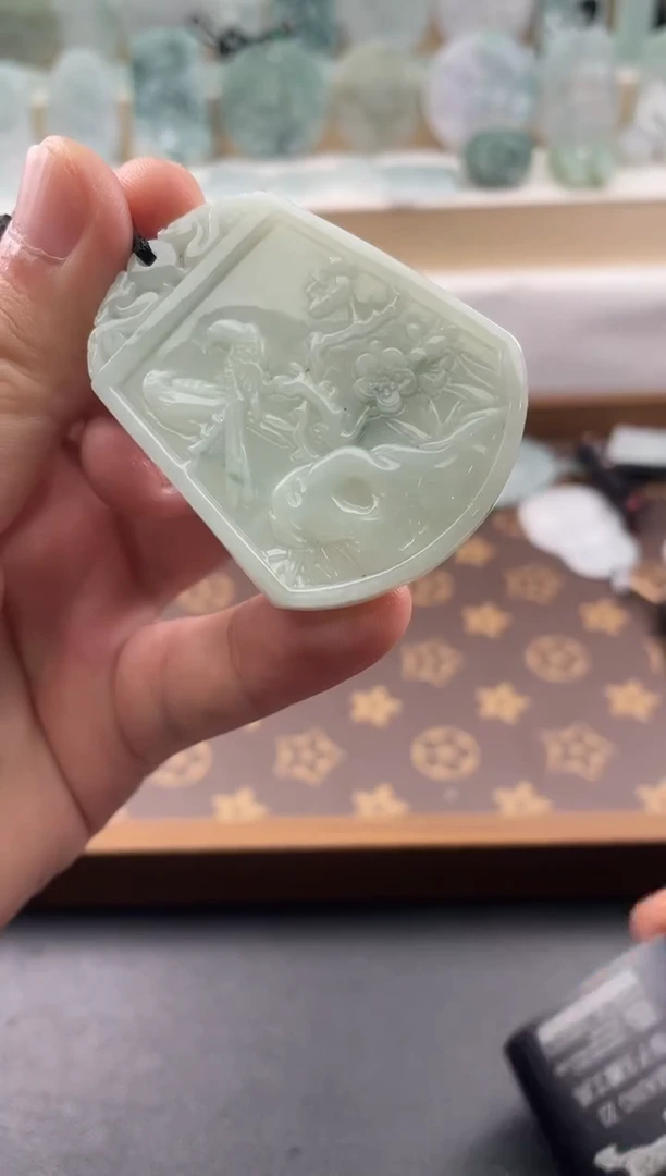 颈饰未镶嵌翡翠....9/19/.37