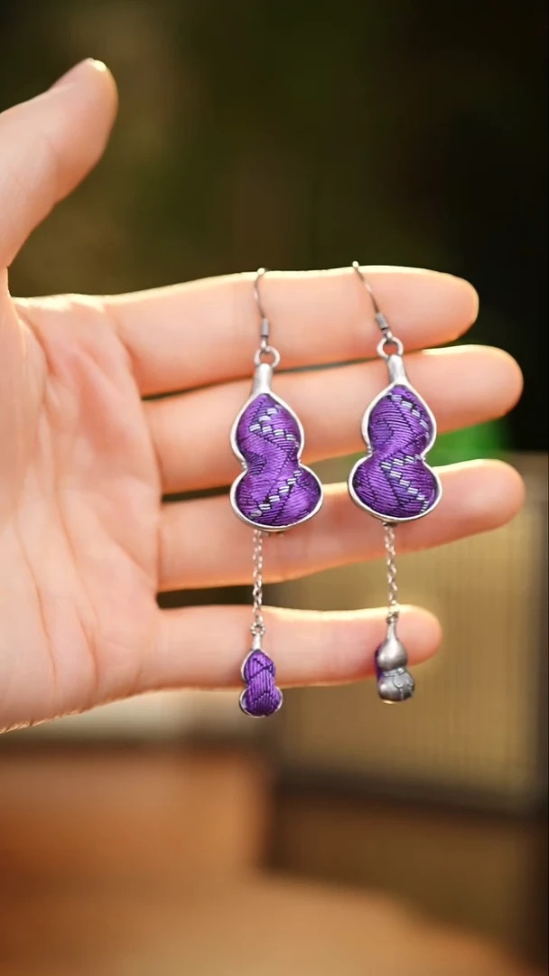 刺绣私人定制苗族手工A573