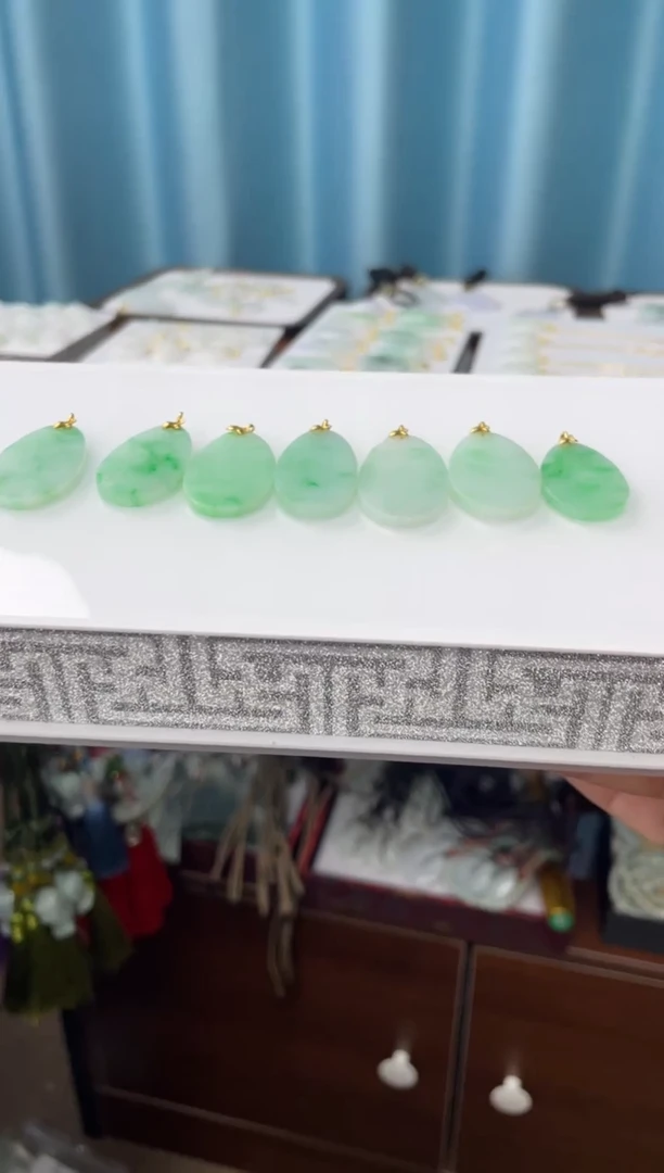 翡翠18K金镶嵌吊坠(不含链)无事牌 多样性发一件