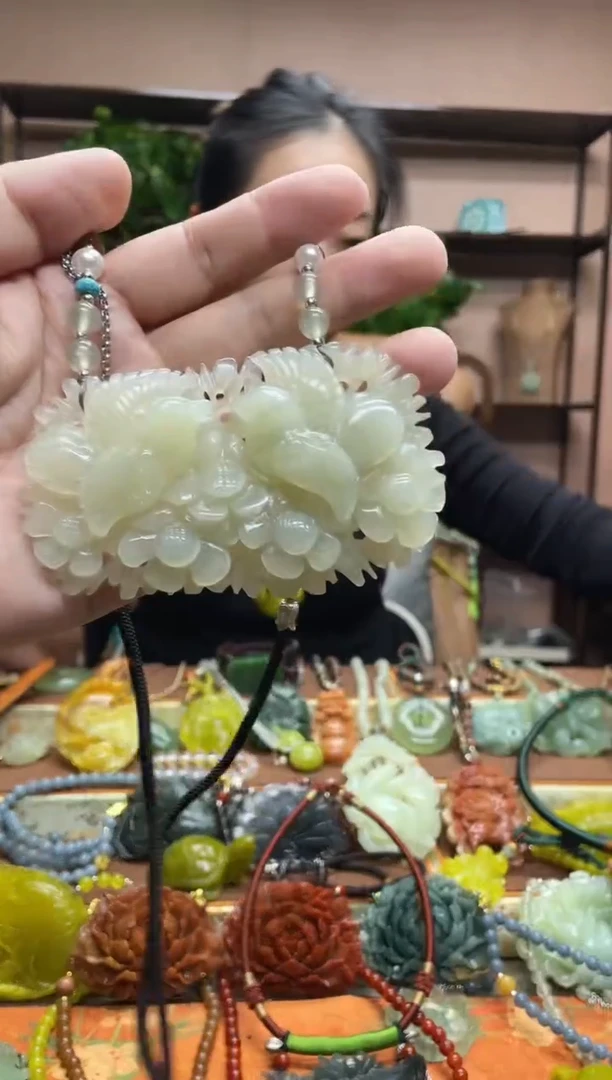 未镶嵌岫玉吊坠·