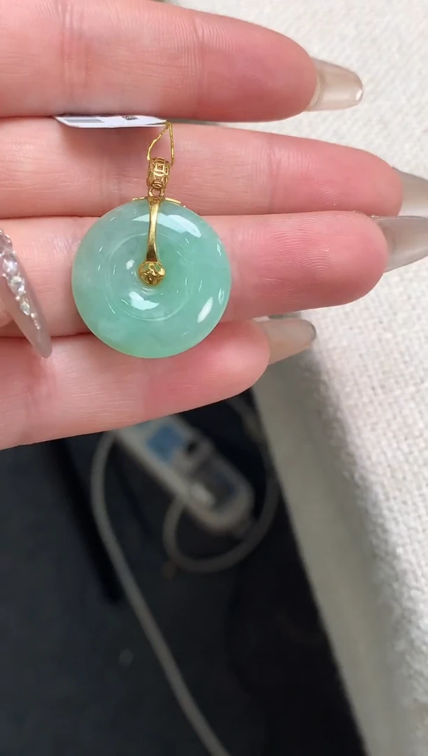 【闪购商品】翡翠吊坠(不含链)18K金镶嵌平安扣