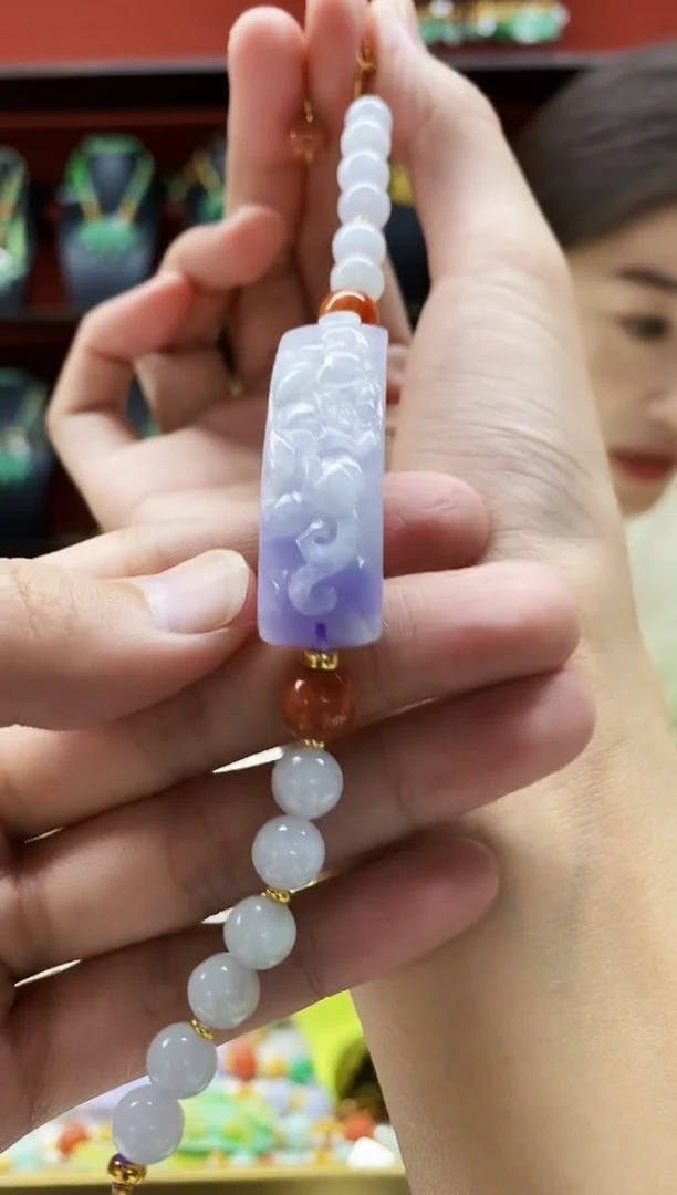 颈饰未镶嵌翡翠手串