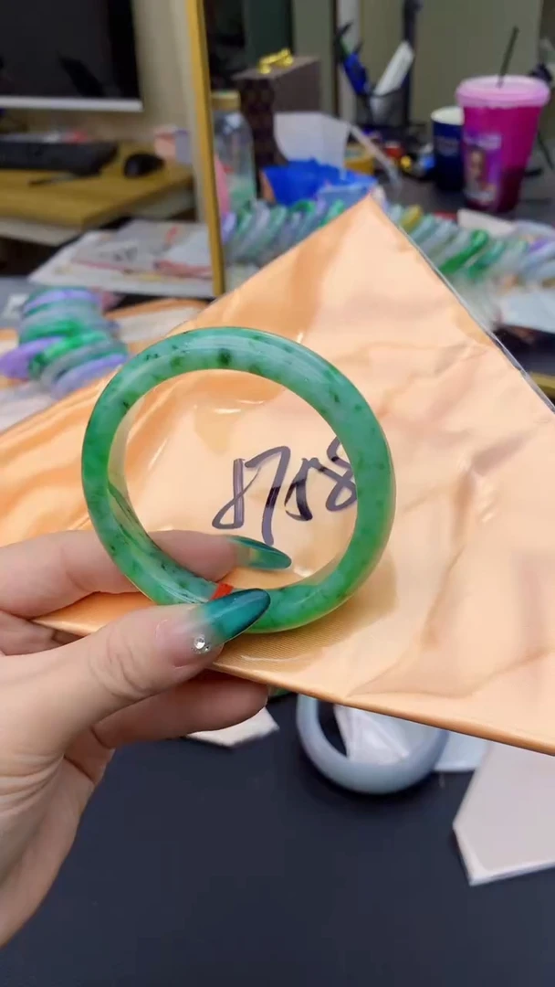 【闪购商品】翡翠手镯未镶嵌0900736576