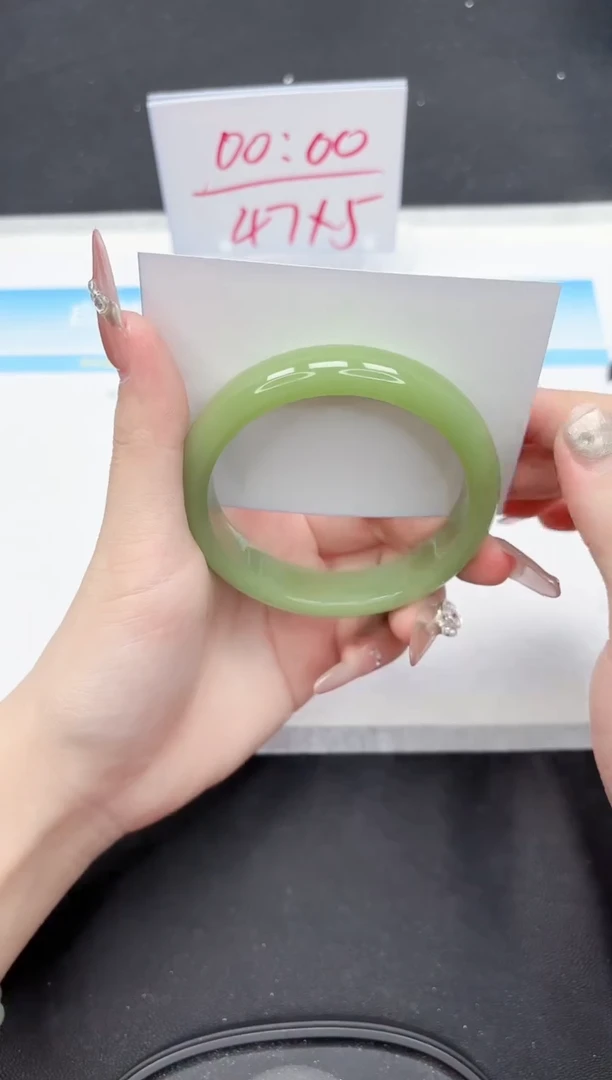 【闪购商品】石英质玉手镯未镶嵌97-60.4