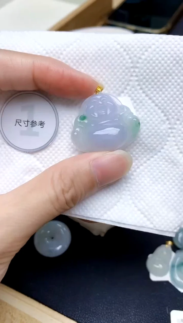 颈饰18K金镶嵌翡翠天然A货翡翠