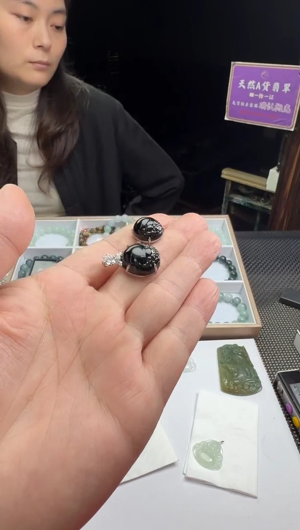 18K金镶嵌定制翡翠女*--012604