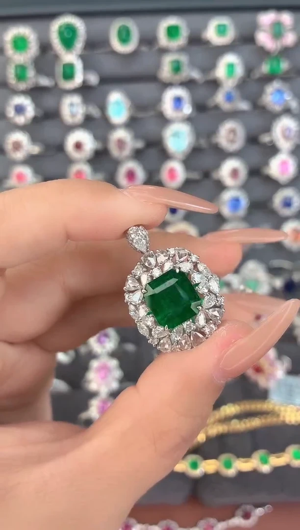 18K金镶嵌戒指+吊坠两用款祖母绿A**乔-