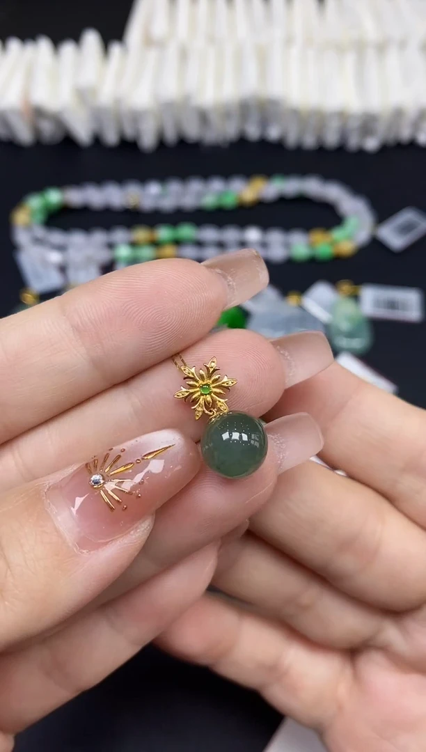 吊坠(不含链)18K金镶嵌翡翠单珠18K金扣镶嵌@@CMT