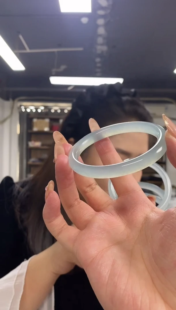 【闪购商品】海蓝宝石手镯未镶嵌54-62圈口多样性发其一颜色微差