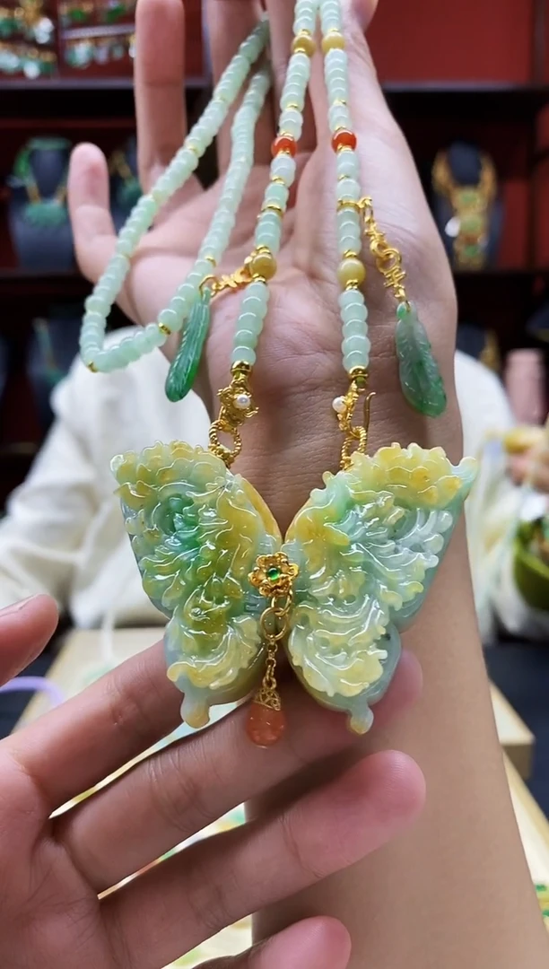 颈饰未镶嵌翡翠吊坠