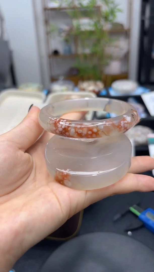 石英质玉手镯未镶嵌C599(62圈赠送镯心)