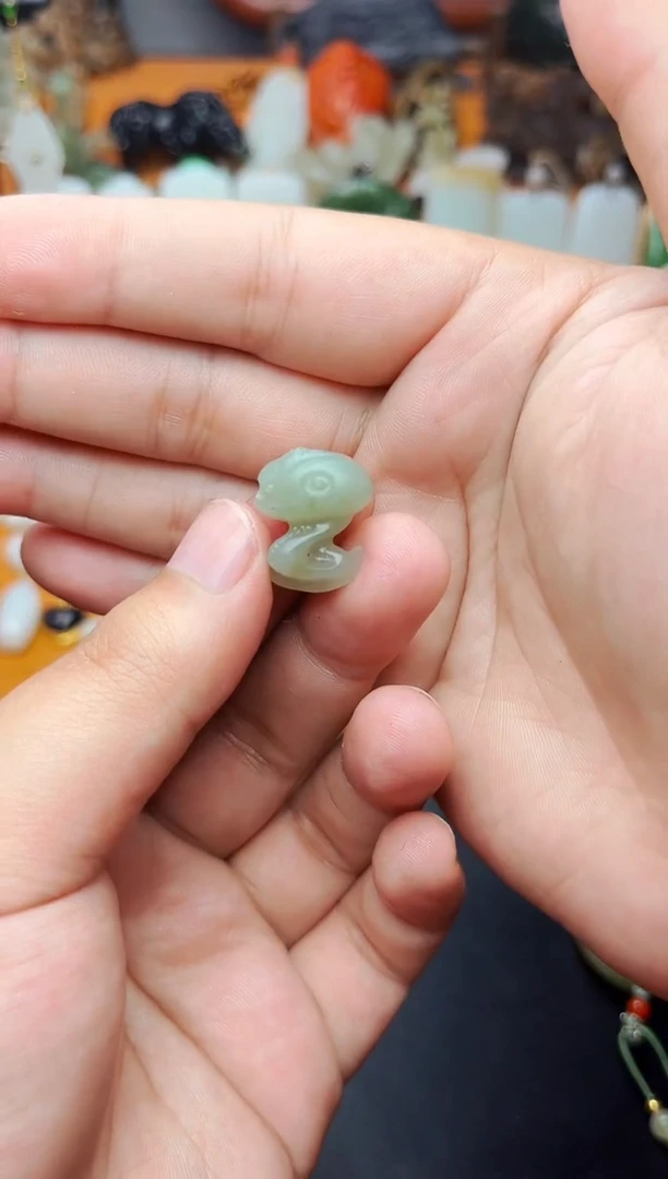 【闪购商品】和田玉颈饰未镶嵌蛇01