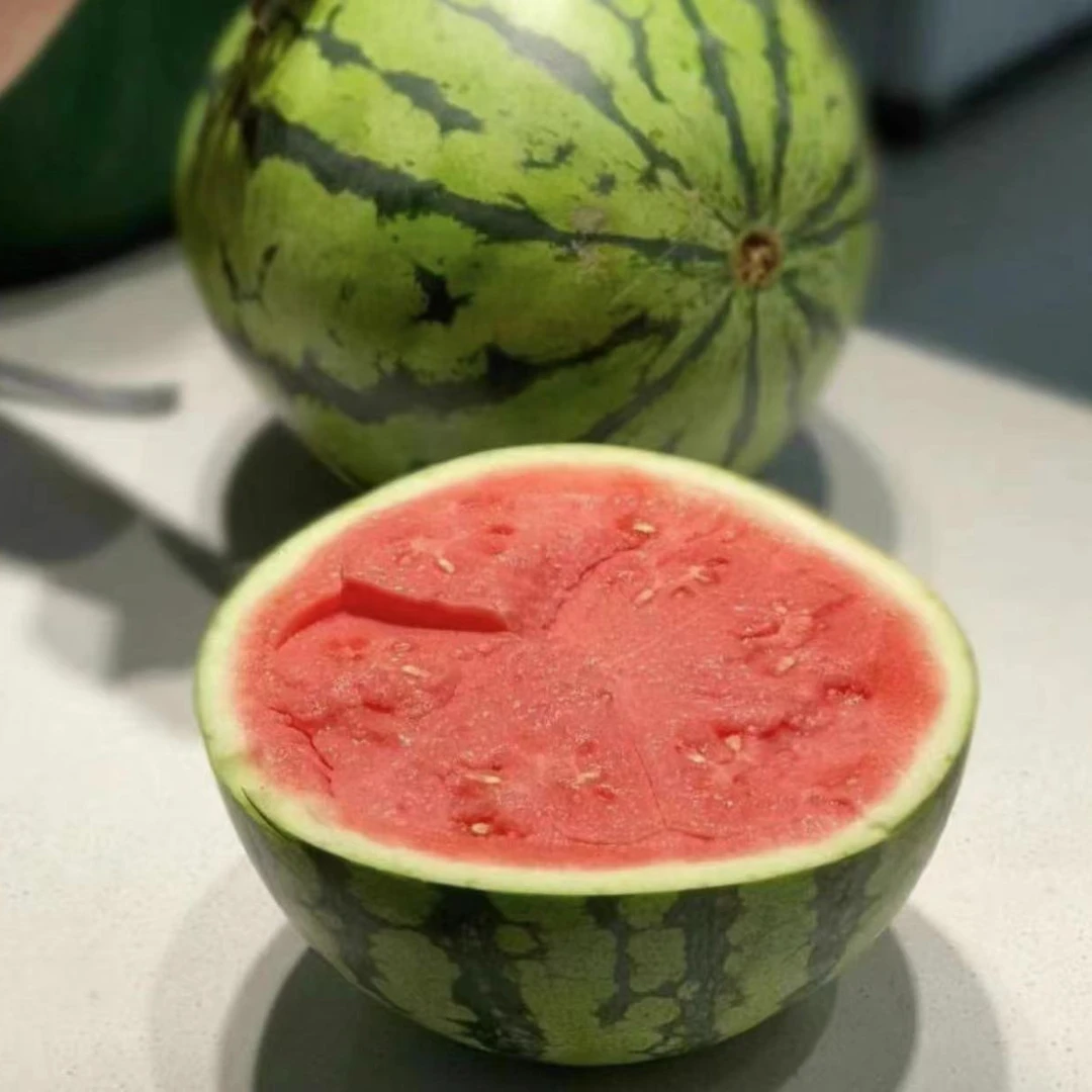 【半个】大红黑籽麒麟西瓜g上海市