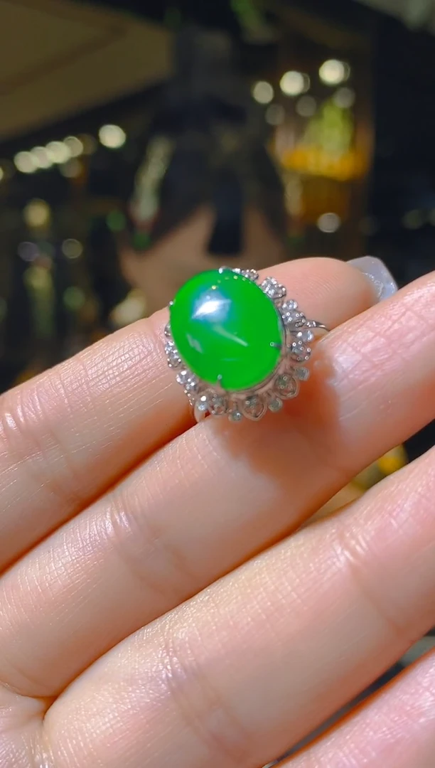 【闪购商品】翡翠戒指18K金镶嵌100