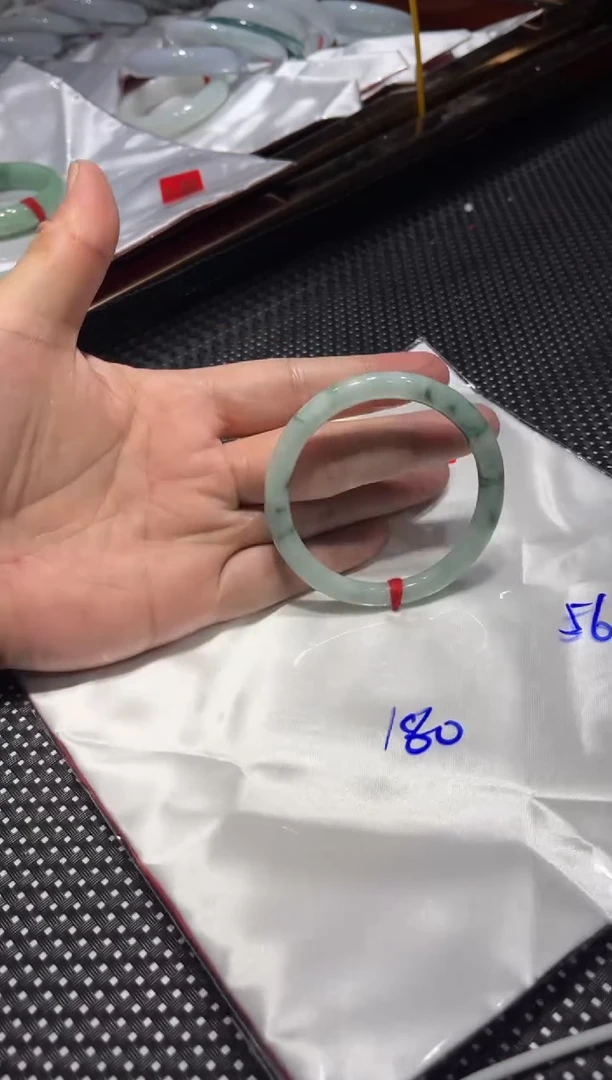 未镶嵌手镯翡翠翡翠手镯