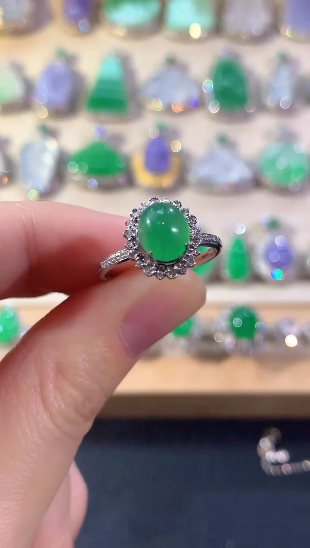 18K金镶嵌戒指翡翠冬日珠宝Q40