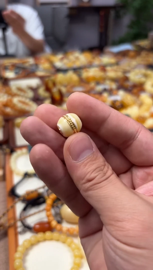 【闪购商品】蜜蜡裸石未镶嵌汉堡珠