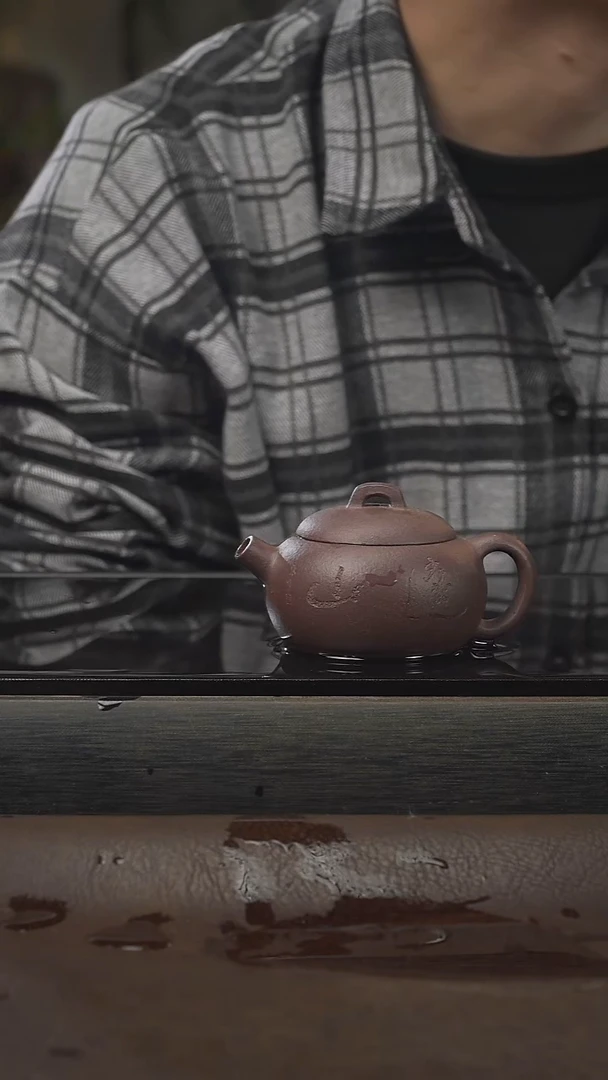 茶壶紫砂微瑕，刻竹巨轮，紫泥，100cc'