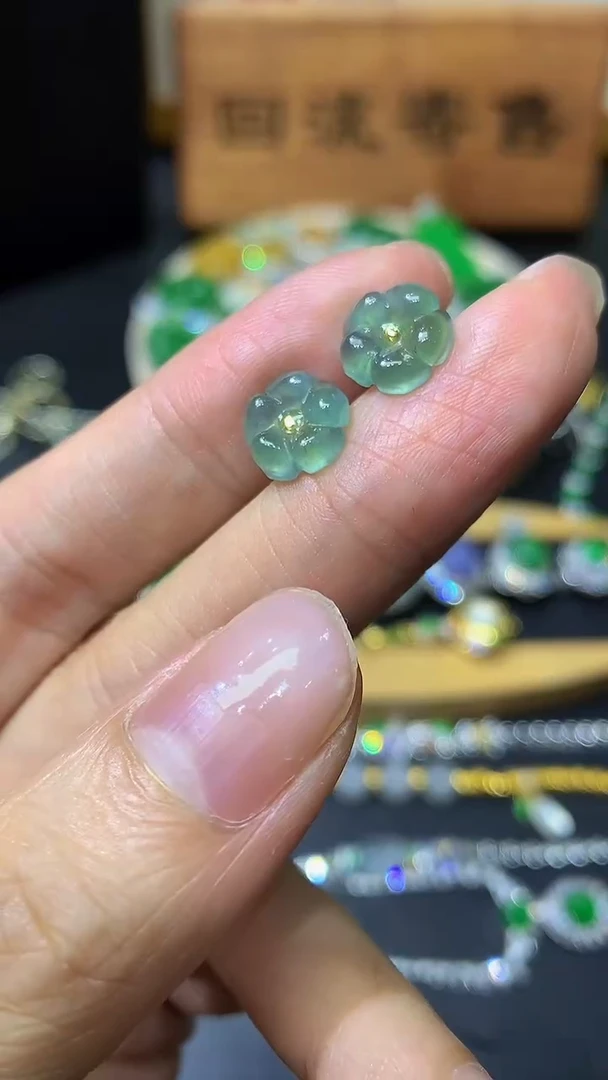 翡翠未镶嵌耳饰团购1