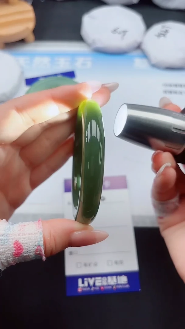 和田玉手镯未镶嵌A80