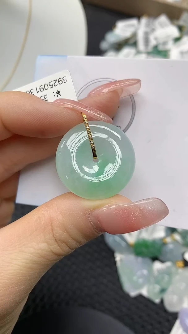 颈饰18K金镶嵌翡翠a货支持复检百元以上9元证书费自理