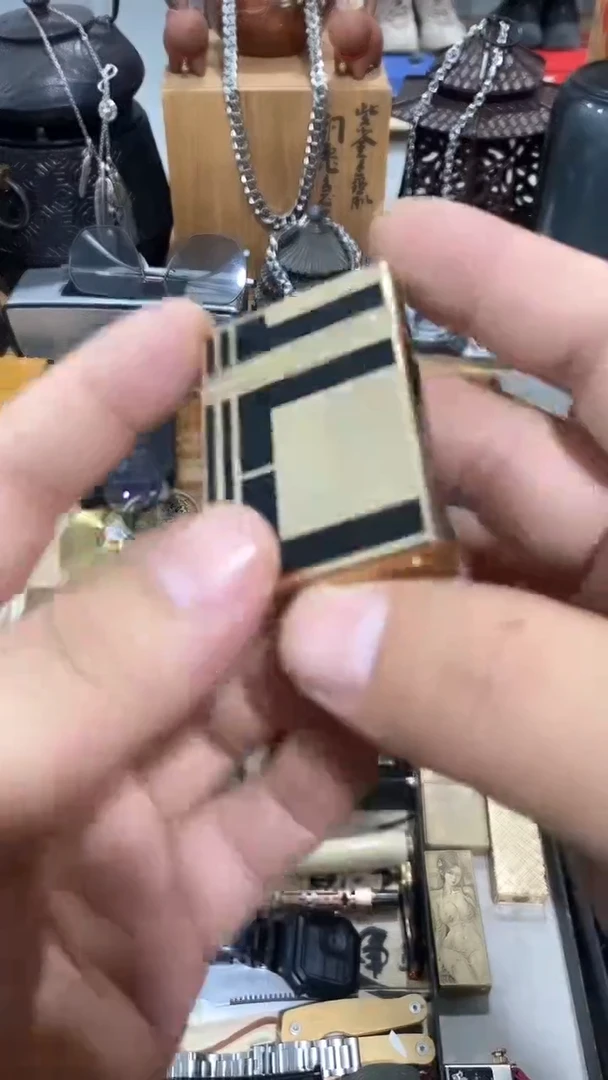 瓷片闪购商品  如图所示
